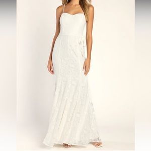 *NWT* White Lace Mermaid Maxi Dress